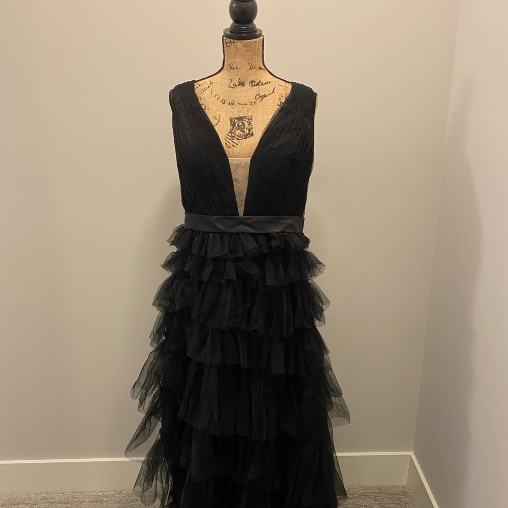 Elegant Black Ruffled Evening Dress
